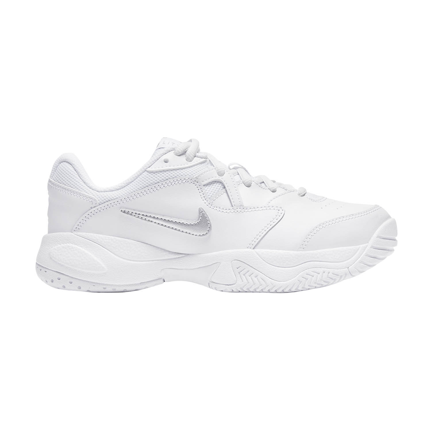 silver nike tennis shoes