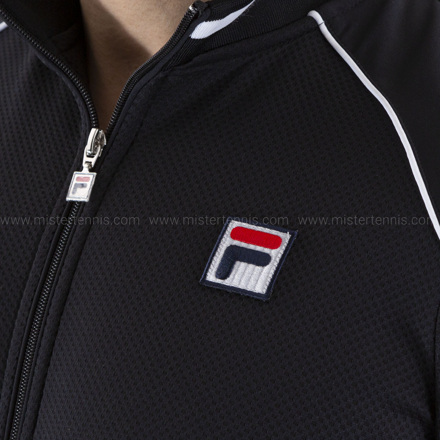 fila white fanny pack