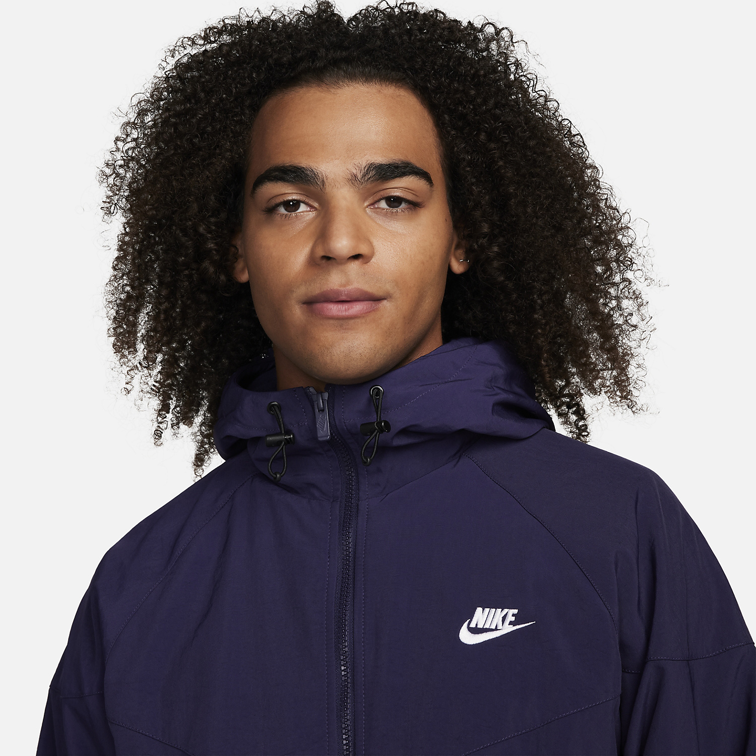 https://www.mistertennis.com/images/2023-media-08/nike-windrunner-winter-giacca-da-tennis-uomo-purple-ink-white-fb8618-555_C.jpg