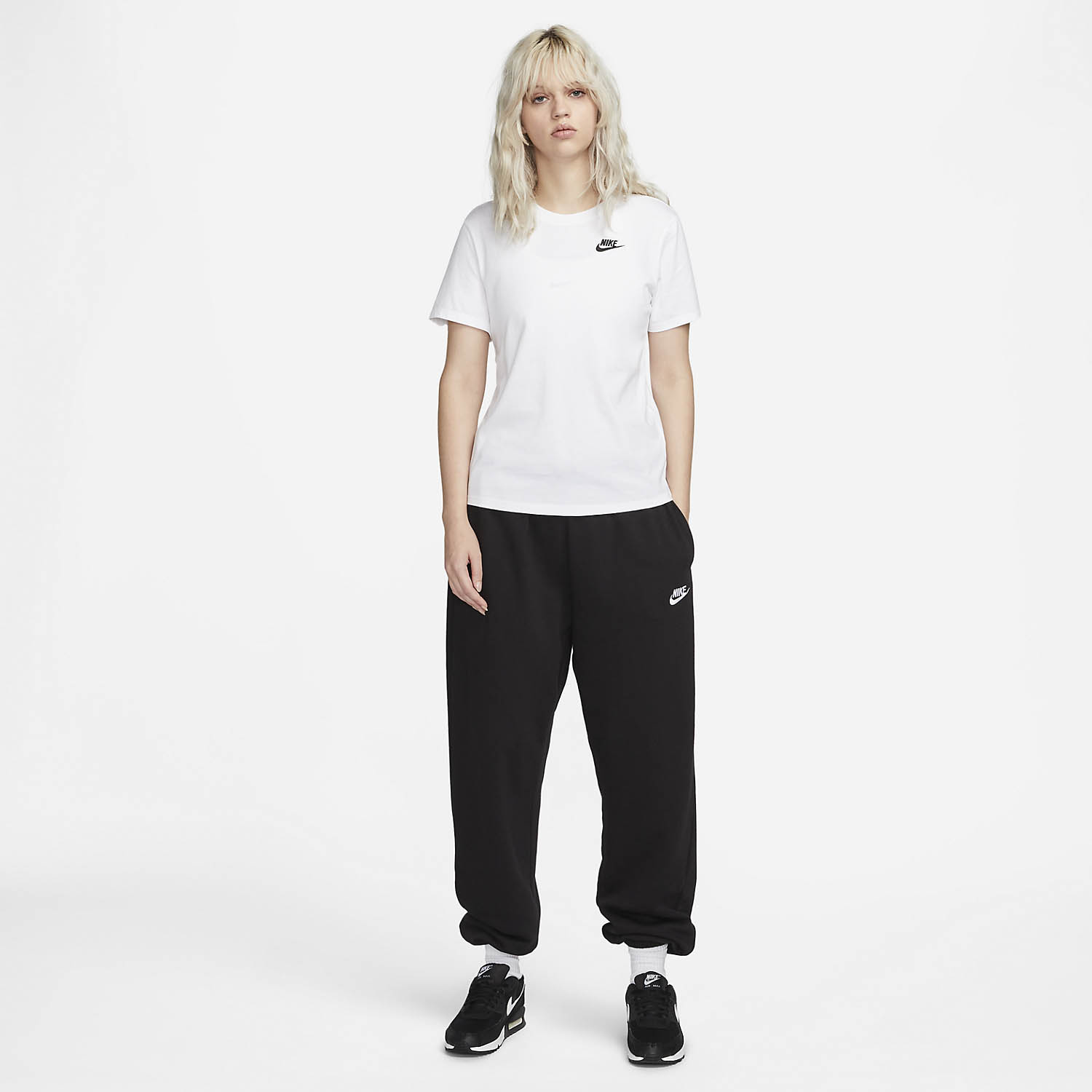 Nike Club Essentials T-Shirt - White