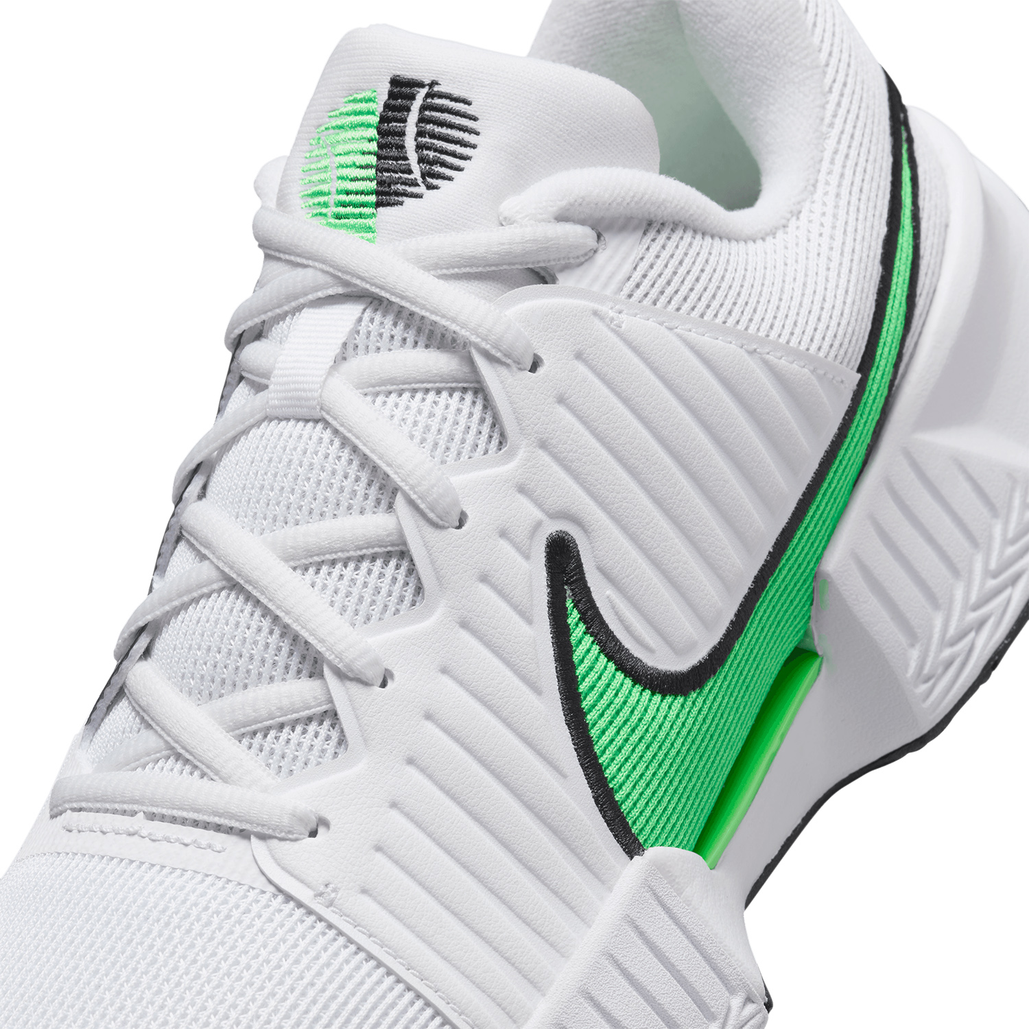 Nike Zoom GP Challenge Pro HC Women's Tennis Shoes - White