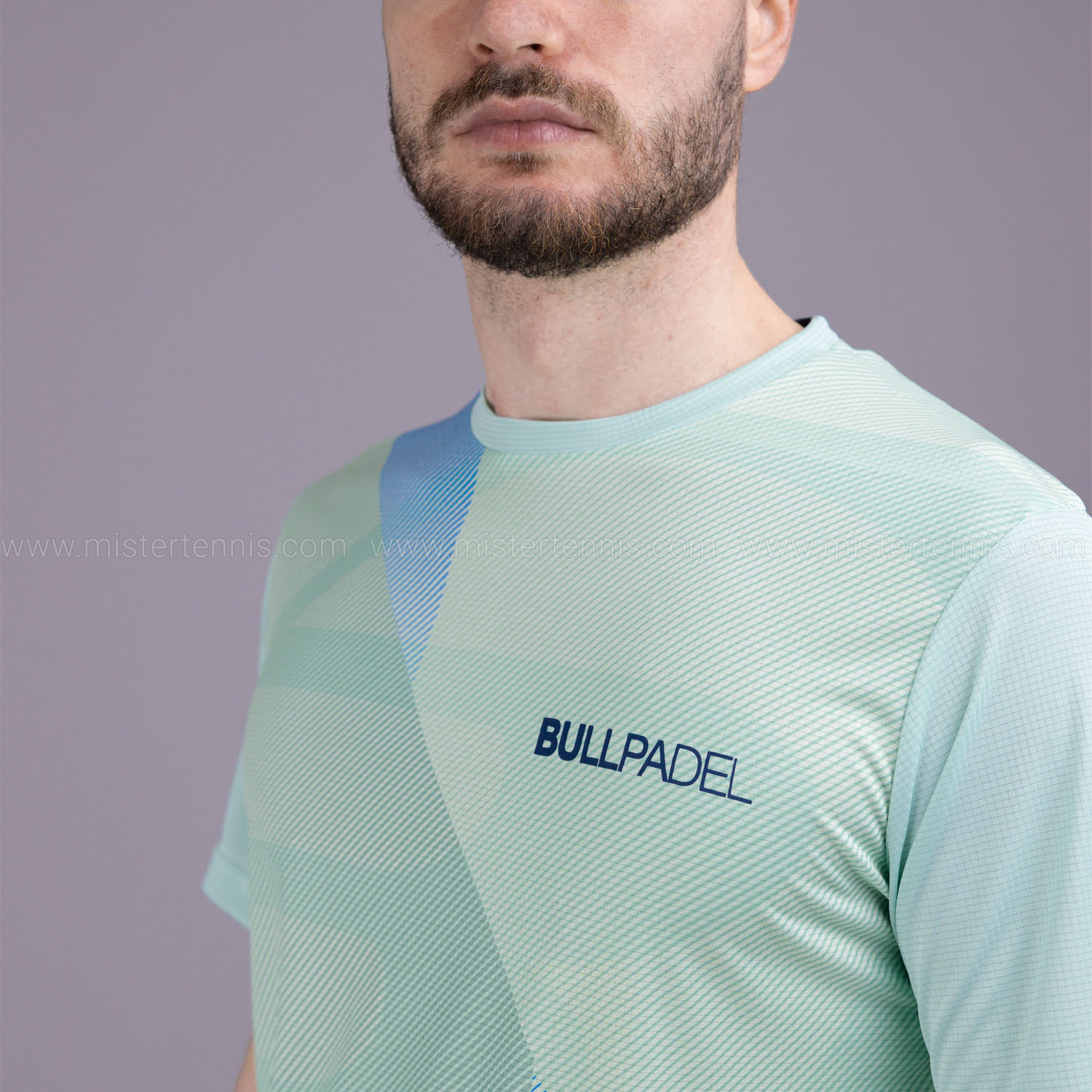 Bullpadel Riter 499 Maglietta Tecnica Uomo – Padel, Abbigliamento Sportivo, Colore Carmesì Fluor, Traspirante, Taglio Athleisure