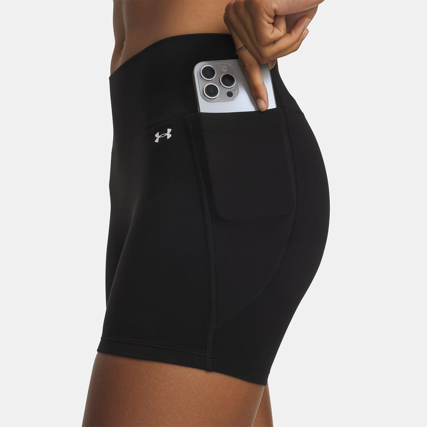 Under Armour Motion Middy 4.5in Shorts - Ultimate Black/White