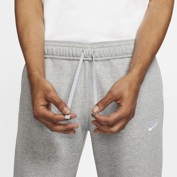 Nike Sportswear Club Pantalones - Dark Grey Heather/Matte Silver/White