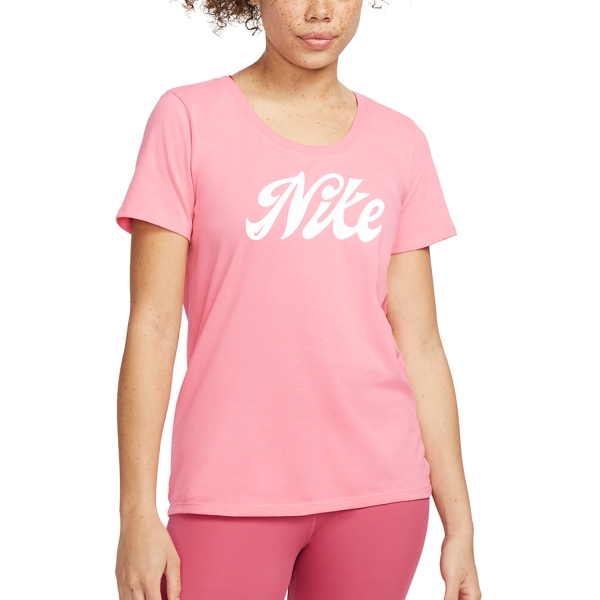 Magliette e Polo Tennis Donna Nike Nike DriFIT Script Maglietta  Coral Chalk/White  Coral Chalk/White FD2986611