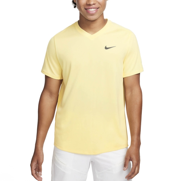 Camisetas de Tenis Hombre Nike Victory Camiseta  Soft Yellow/Topaz Gold/Black CV2982722