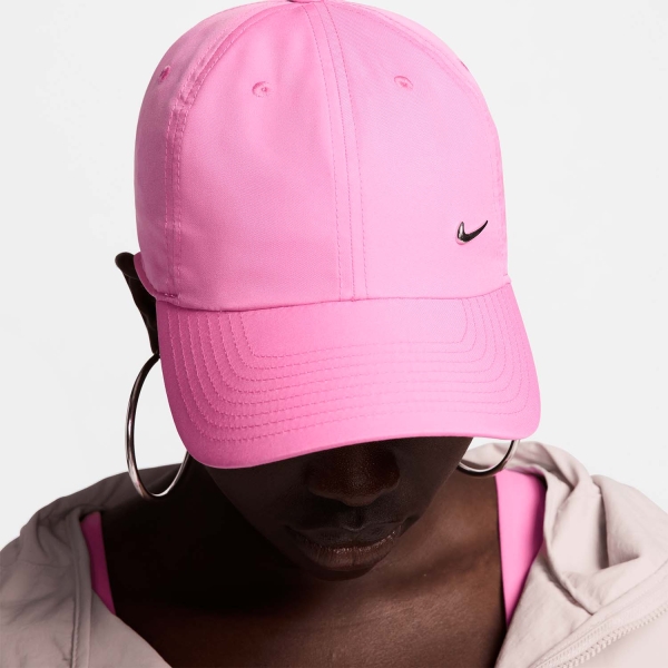 Nike Dri-FIT Club Cappello - Playful Pink/Metallic Silver
