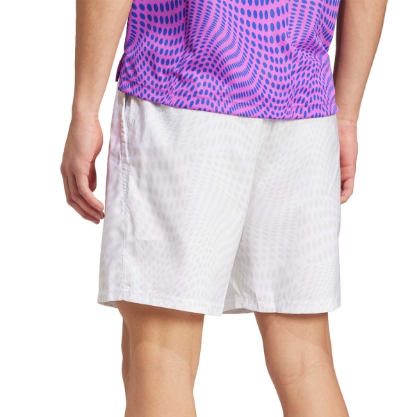 adidas Club Graphic Logo 7in Pantaloncini - White/Dash Grey