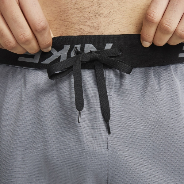 Nike Totality 7in Shorts - Smoke Grey/Black