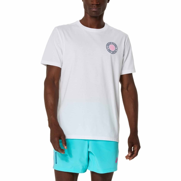 Camisetas de Tenis Hombre Asics Court Graphic Camiseta  Brilliant White 2041A347100