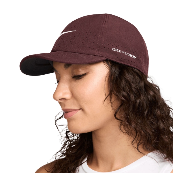 Tennis Hats and Visors Nike DriFIT ADV Club Cap  Burgundy Crush/White FB5598652