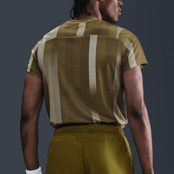 Nike Victory Graphic Camiseta - Olive Flak/White