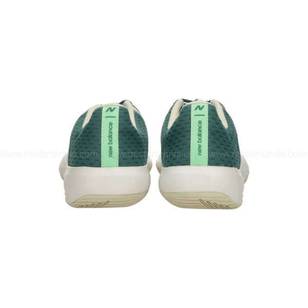 New Balance 696 v6 - White