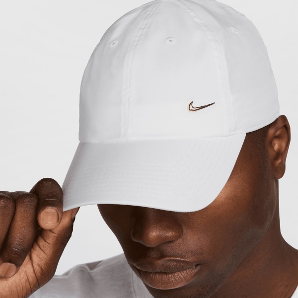 Nike Dri-FIT Club Cappello - White/Metallic Gold