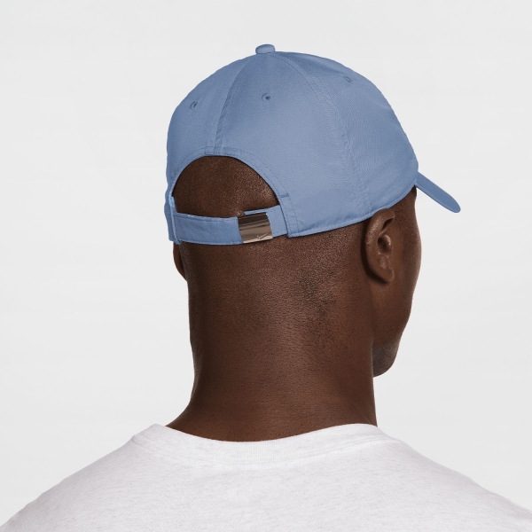 Nike Dri-FIT Club Cappello - Work Blue/Metallic Silver