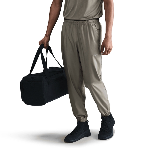 Pantalones y Tights Tenis Hombre Nike DriFIT Form Pantalones  Light Army/Black/Reflective Silver FB7497320