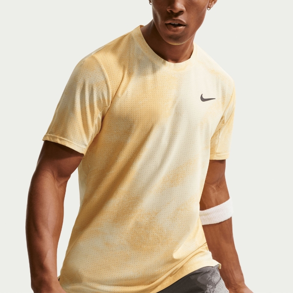 Maglietta Tennis Uomo Nike Court Slam RG Maglietta  Alabaster/Topaz Gold/Black IB1016744