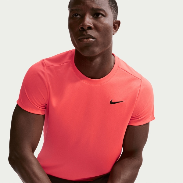 Nike Court Victory Camiseta - Bright Crimson/Black