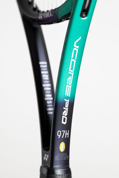 Flex FusTechnology
For a greater feeling with the racket